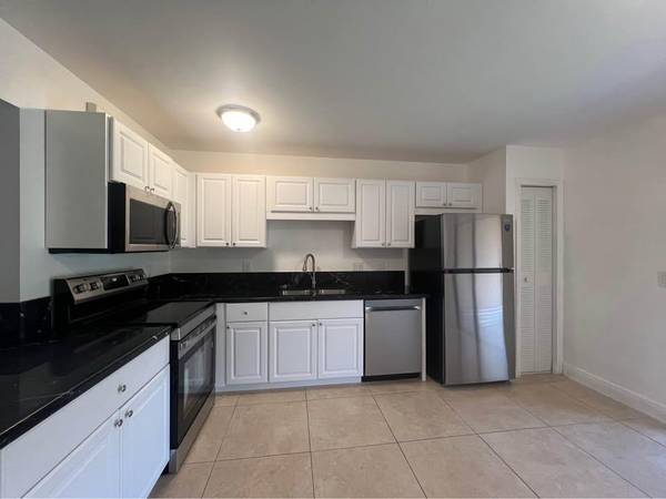 5971 Forest Hill BLVD 2, West Palm Beach, FL 33415