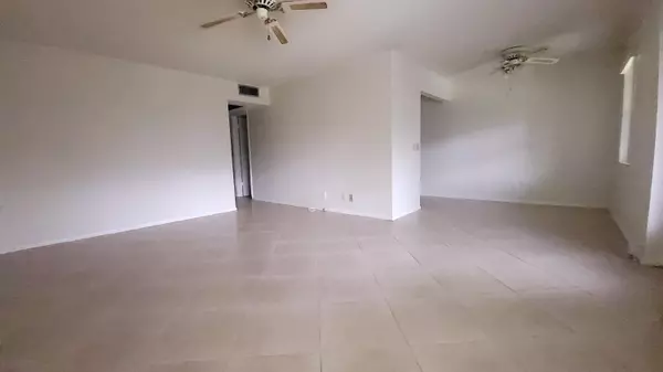 West Palm Beach, FL 33417,165 Canterbury G