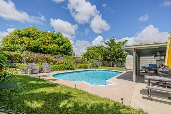 Royal Palm Beach, FL 33411,787 Carissa DR