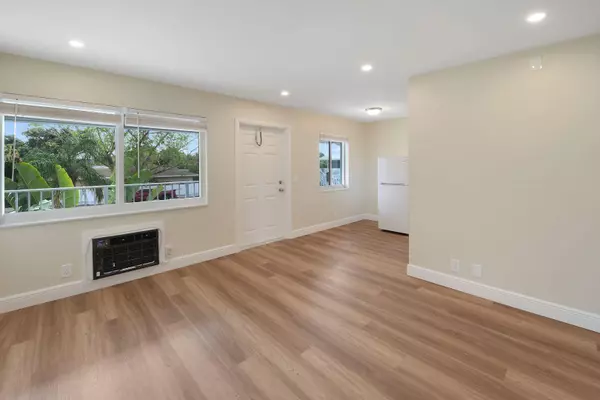 Lake Worth Beach, FL 33460,901 N F ST 16