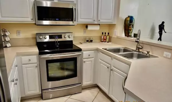 Lake Worth, FL 33467,6972 Thicket TRCE