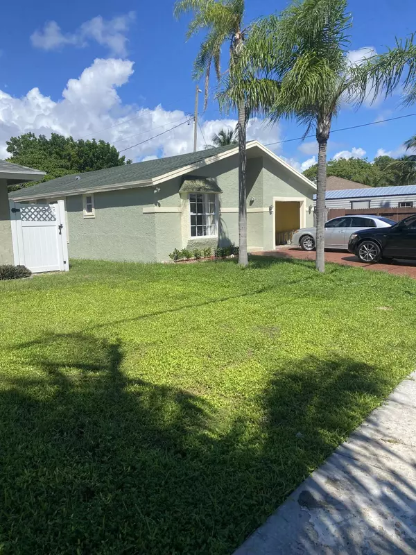 4305 E Greenwood AVE, West Palm Beach, FL 33407