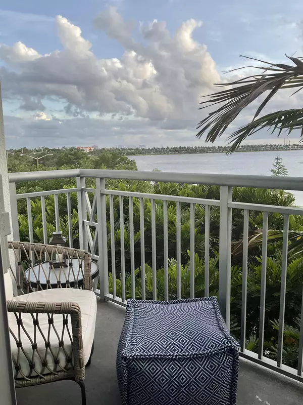 West Palm Beach, FL 33401,300 S Australian AVE 328