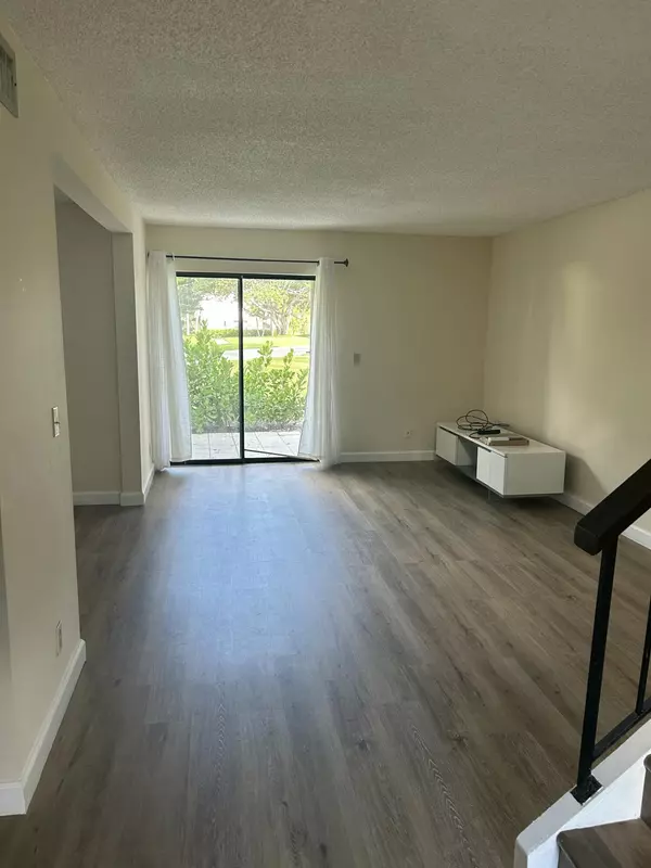 Boca Raton, FL 33487,7200 NW 2nd AVE 68