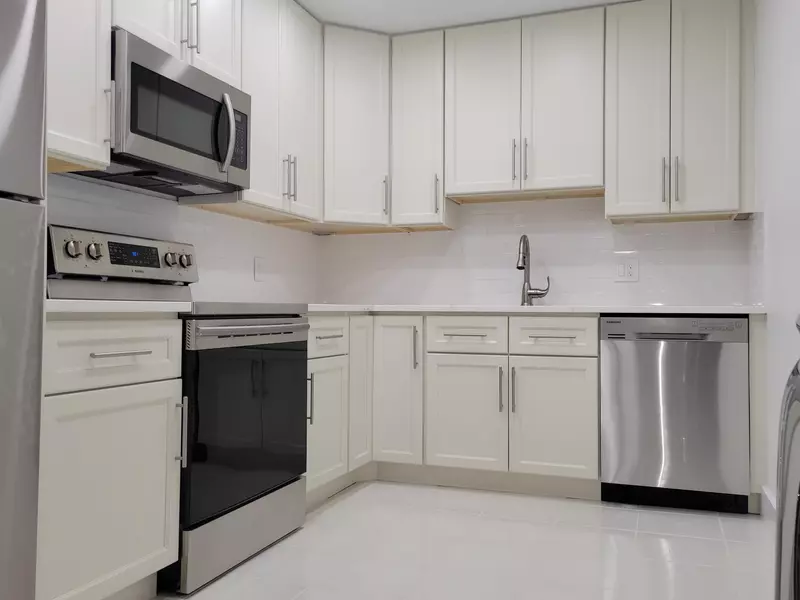 733 SE 1st WAY 303, Deerfield Beach, FL 33441