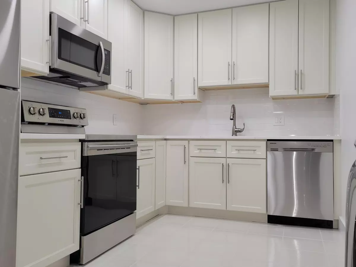 Deerfield Beach, FL 33441,733 SE 1st WAY 303