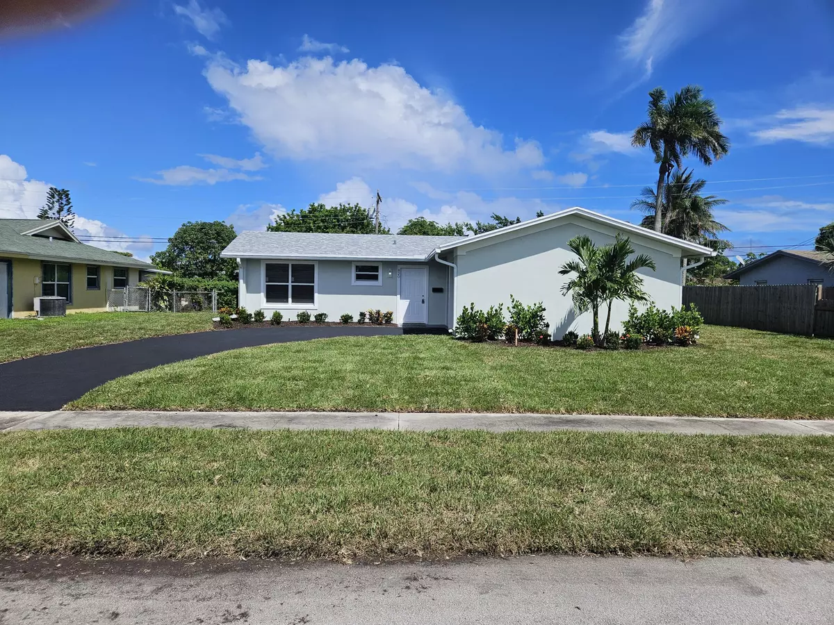 West Palm Beach, FL 33401,820 S Mangonia CIR