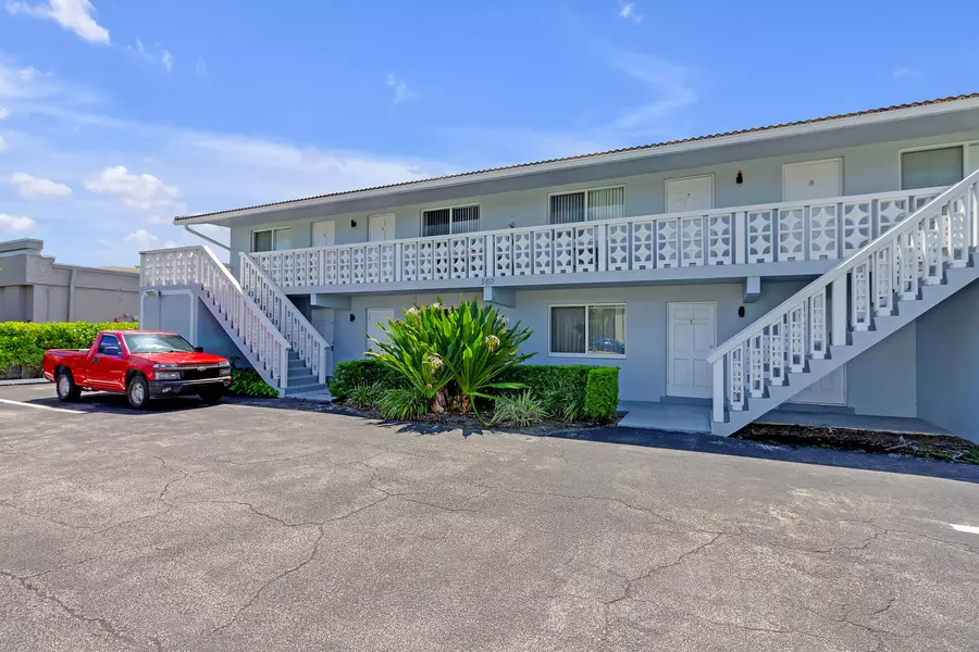 560 NE 46th ST, Boca Raton, FL 33431