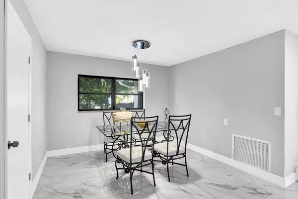 Delray Beach, FL 33484,6396 Country Wood WAY