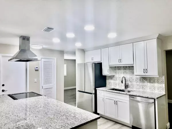 Boynton Beach, FL 33426,2081 SW 13th TER