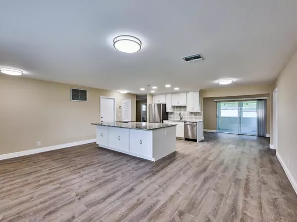 Boynton Beach, FL 33426,2081 SW 13th TER