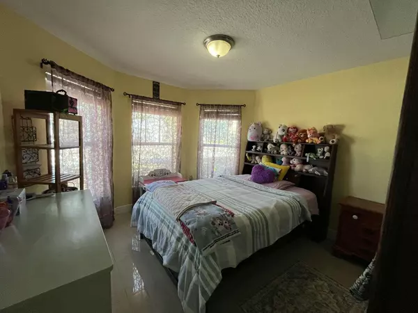West Palm Beach, FL 33407,1006 22nd ST