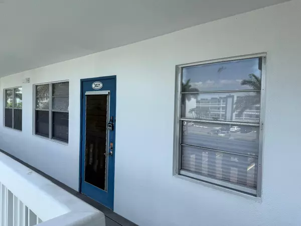 Boca Raton, FL 33434,3021 Exeter B