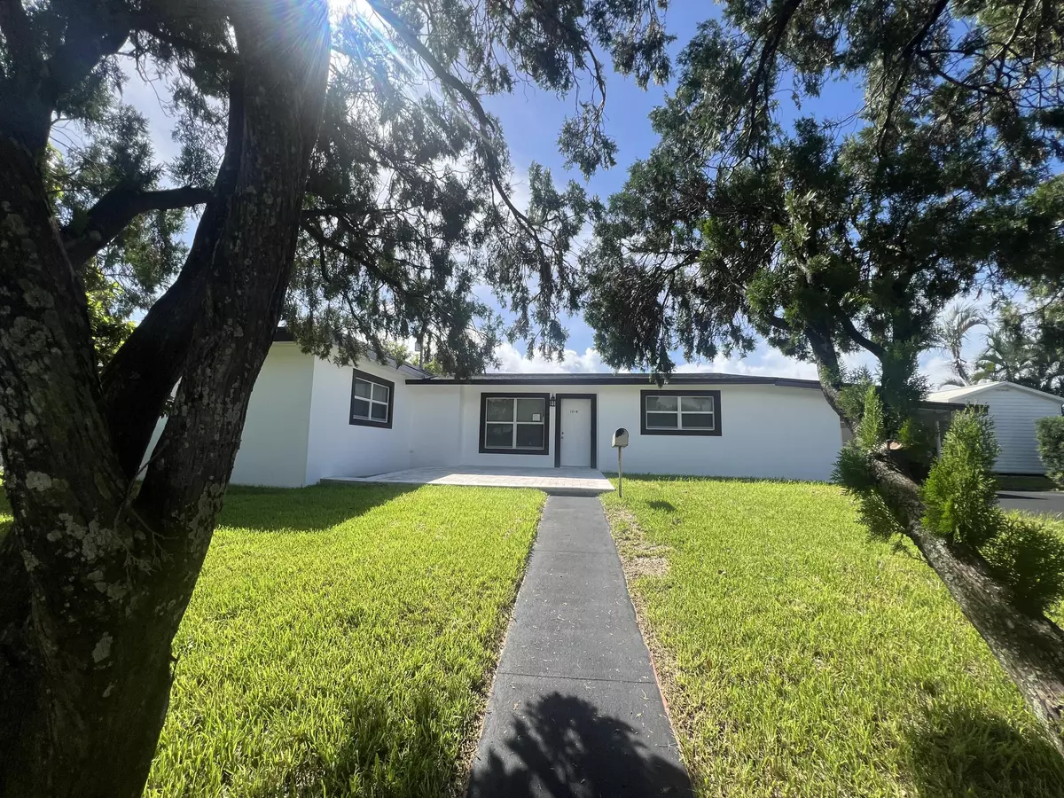 Lake Worth Beach, FL 33461,1319 Crest DR