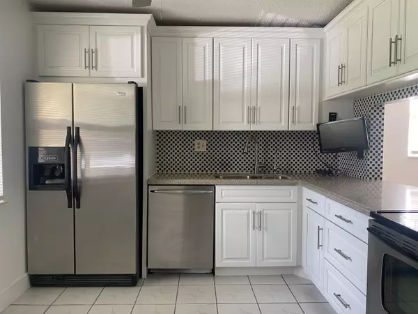West Palm Beach, FL 33411,127 Lake Susan DR