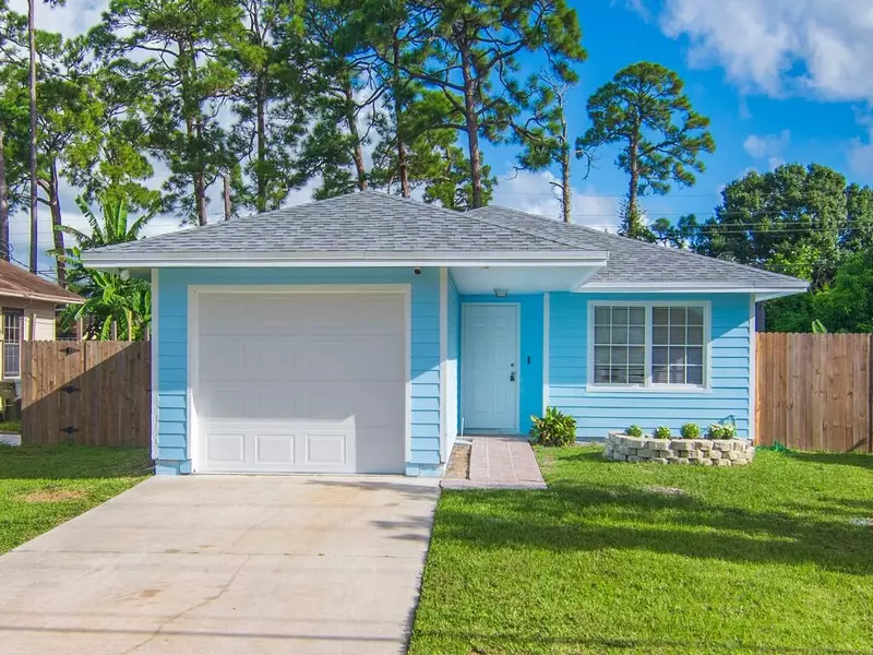 2946 SW 1st ST, Vero Beach, FL 32968