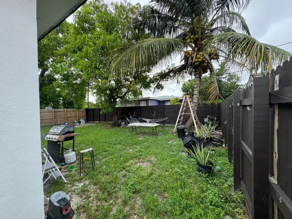 Fort Lauderdale, FL 33311,533 NW 17th AVE