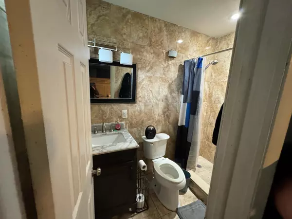 Fort Lauderdale, FL 33311,533 NW 17th AVE