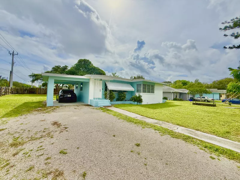 355 NW 8th AVE, Delray Beach, FL 33444