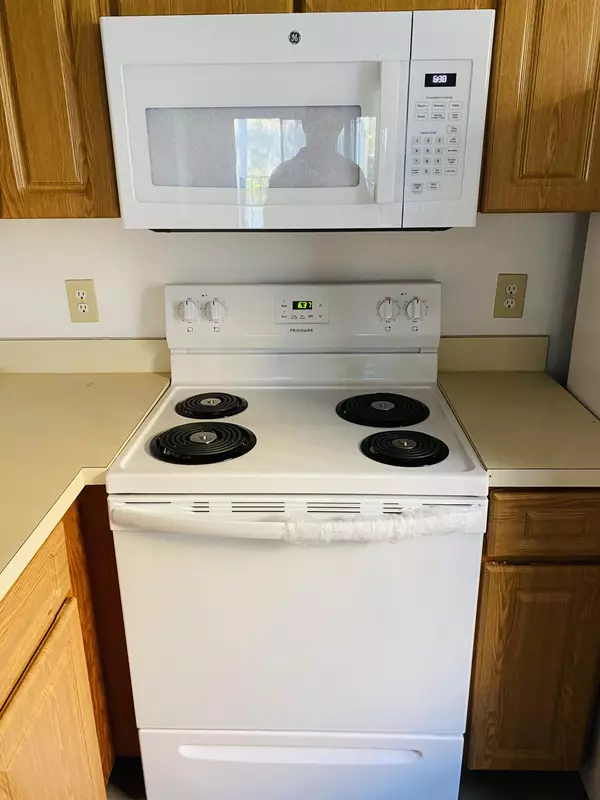 Lake Park, FL 33403,1130 Lake Shore DR 201