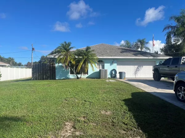 Hobe Sound, FL 33455,8996 SE Bahama CIR