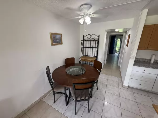 West Palm Beach, FL 33417,175 Canterbury H