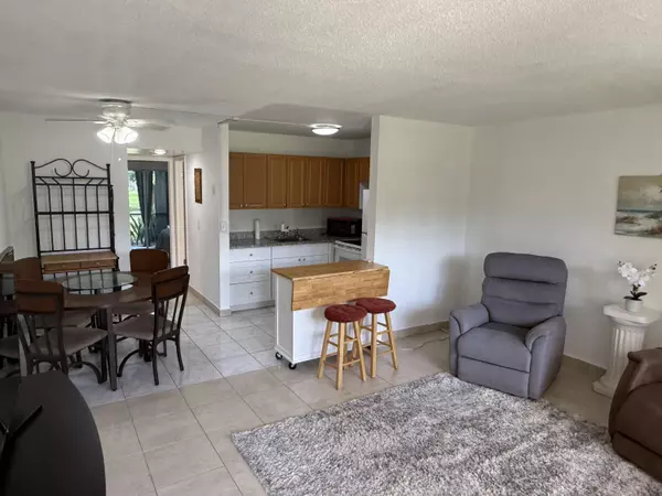 West Palm Beach, FL 33417,175 Canterbury H