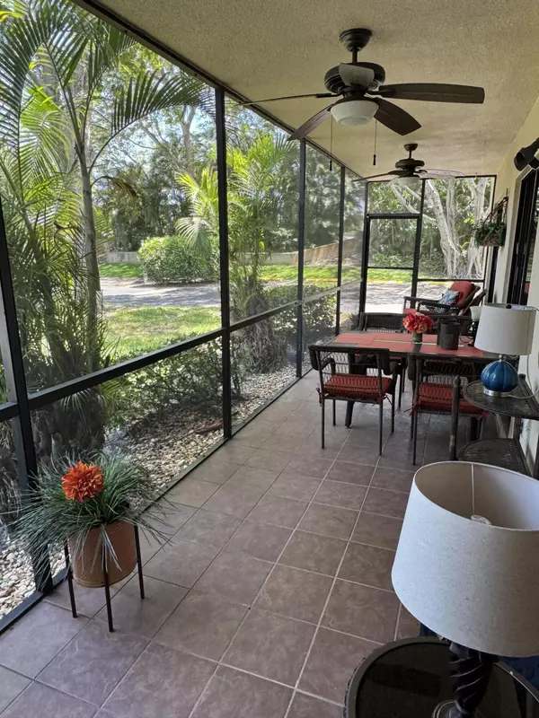 Deerfield Beach, FL 33442,147 Deer Creek BLVD 402