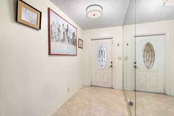 Boca Raton, FL 33498,10633 Greenbriar CT