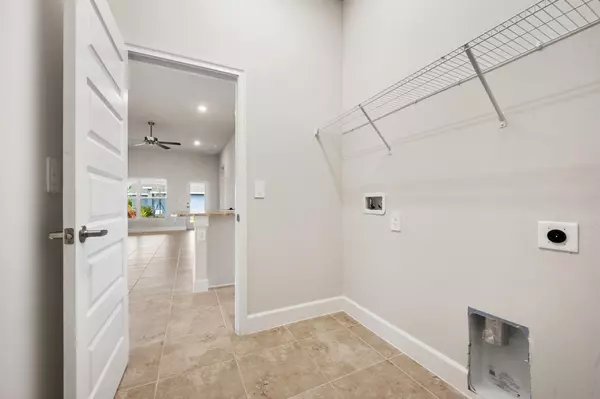 Fort Pierce, FL 34951,5184 Vespera ST