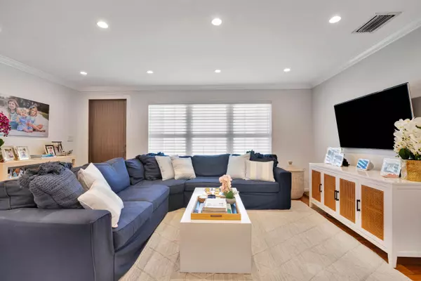 North Palm Beach, FL 33408,2064` N Suzanne CIR