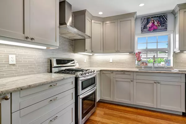 North Palm Beach, FL 33408,2064` N Suzanne CIR