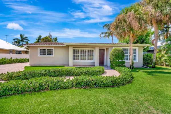 2064` N Suzanne CIR, North Palm Beach, FL 33408