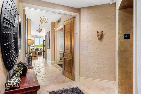 3000 S Ocean BLVD 201, Palm Beach, FL 33480