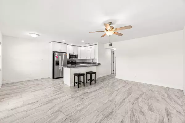 Deerfield Beach, FL 33442,239 Ventnor Q