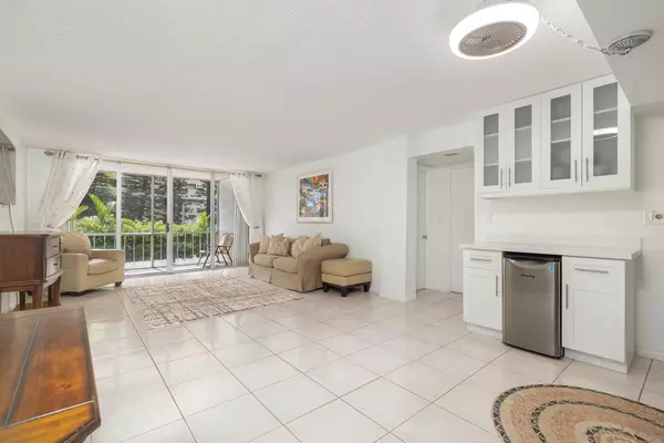 South Palm Beach, FL 33480,3575 S Ocean BLVD 205