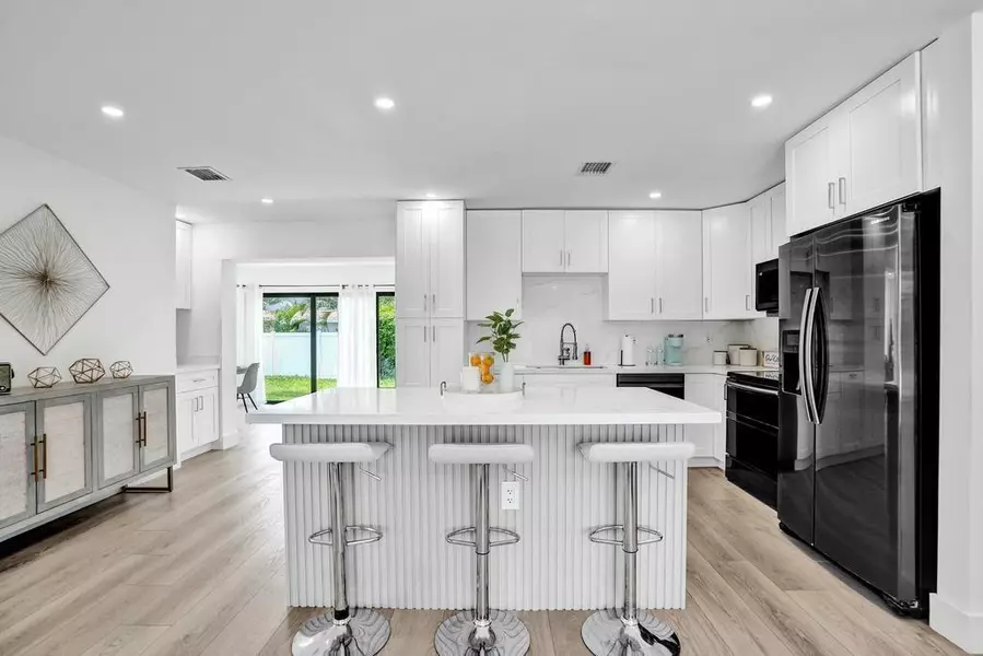 1001 SE 13th CT, Deerfield Beach, FL 33441