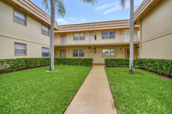 Delray Beach, FL 33446,200 E Saxony