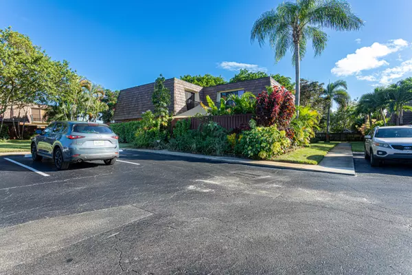 Deerfield Beach, FL 33442,2716 SW 15th ST