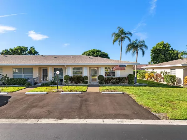 8904 Warwick DR 425, Boca Raton, FL 33433