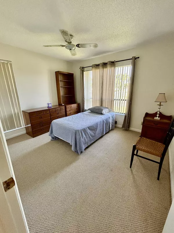 Greenacres, FL 33463,6110 Ambertree LN