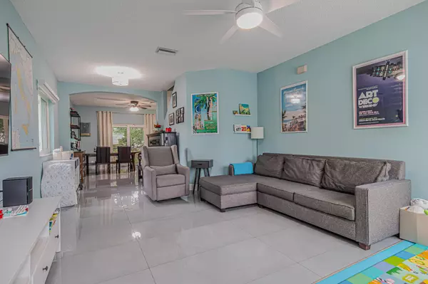 Coconut Creek, FL 33073,4754 Lago Vista DR