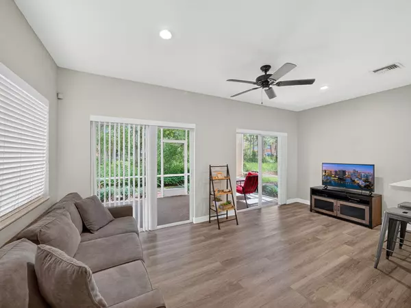 Port Saint Lucie, FL 34986,8337 Mulligan CIR 3013