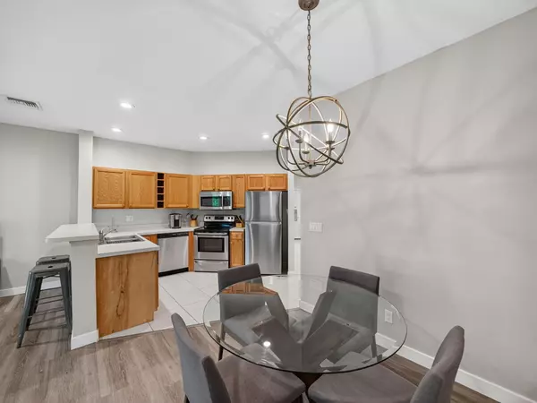 Port Saint Lucie, FL 34986,8337 Mulligan CIR 3013