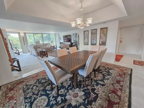 West Palm Beach, FL 33401,2427 Presidential WAY 204