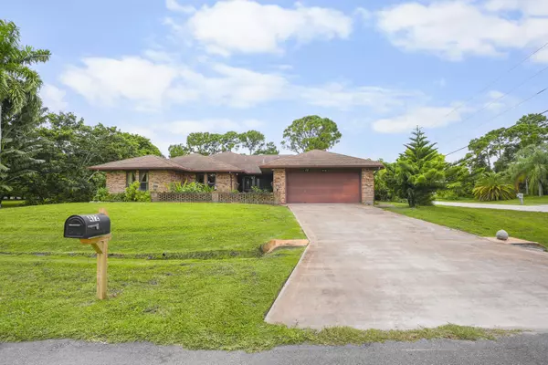 Port Saint Lucie, FL 34983,472 SE Majestic TER