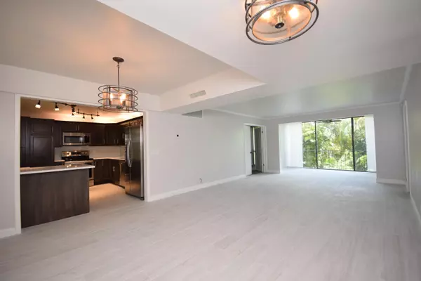 Boca Raton, FL 33432,501 SW 11th PL 204