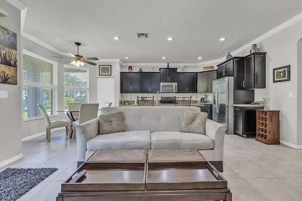 Lake Worth, FL 33463,7077 Damita DR