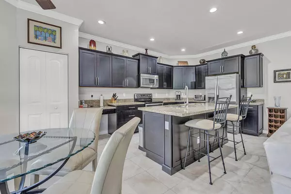 Lake Worth, FL 33463,7077 Damita DR