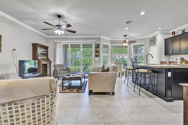 Lake Worth, FL 33463,7077 Damita DR